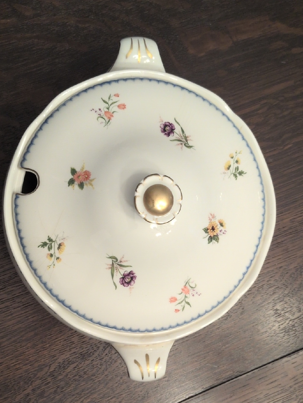 Wedgewood "Lowestoft" Soup Tureen